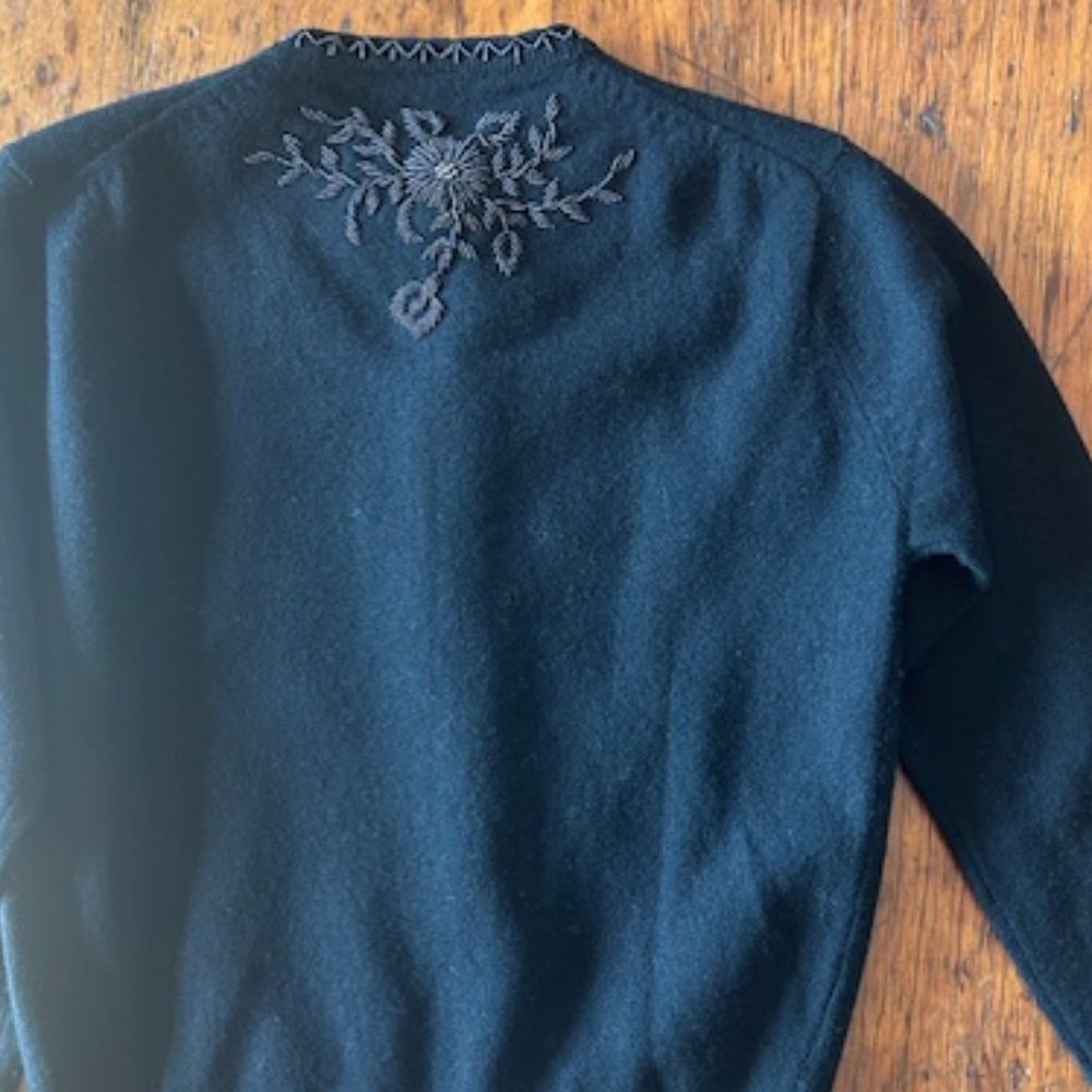 Beautiful Vintage Lined 100% Lambswool Cardigan Sweater - Picture 7 of 14